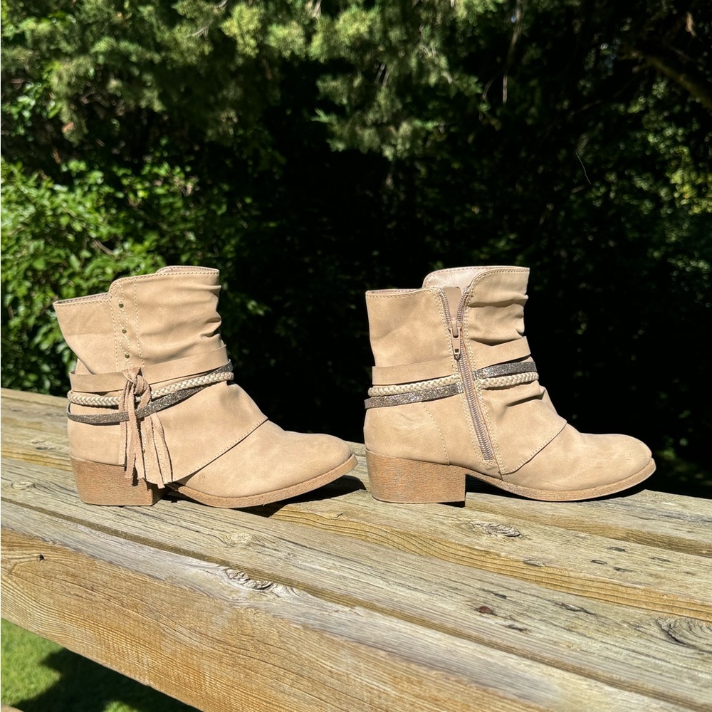 Girls size 5 Jellypop Boots